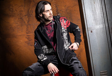 Original Sinners / This isn&rsquo;t about playing it safe. The Original Sinners collection stands for rock (and biker) inspired streetwear: raw, rebellious, and authentic. Dark, washed-out color palettes, used effects, and tattoo aesthetics form a clear design language. Skulls, wings, crosses, and heraldic elements meet vintage-inspired typography, each piece feels like a statement item with strong recognition value.Elaborately executed prints, from front prints to all-over designs, blend with embroidery, patches, and textured surfaces. Lacing, bands, raw edges, and destroyed details add depth and attitude, while tie-dye and acid-wash effects create a distinctive patina. The silhouettes are proven and precisely cut: fitted T-shirts and longsleeves, along with layering pieces like hoodies, zip jackets, and vests. For women, tailored with subtle feminine accents; for men, masculine and body-defining. Classic fits, refined for a modern edge.Original Sinners is rockwear with character, uncompromising in style, high-quality in execution, and far removed from short-lived trends. For those who don&rsquo;t need to explain their look, they wear it. Timeless rock styles, reinterpreted for today and made for the street. Original Sinners : made for the unapologetic. / Discover now!