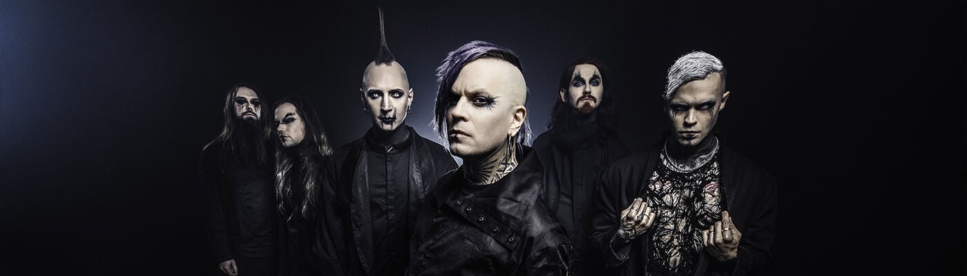 Merch fitting with Chris Harms! / Treat yourself to new merch for your tour outfit! / Shop now!