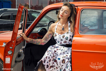 Your dress. Your statement piece. / Discover now!
