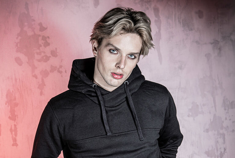 Gothic Men / Discover now!