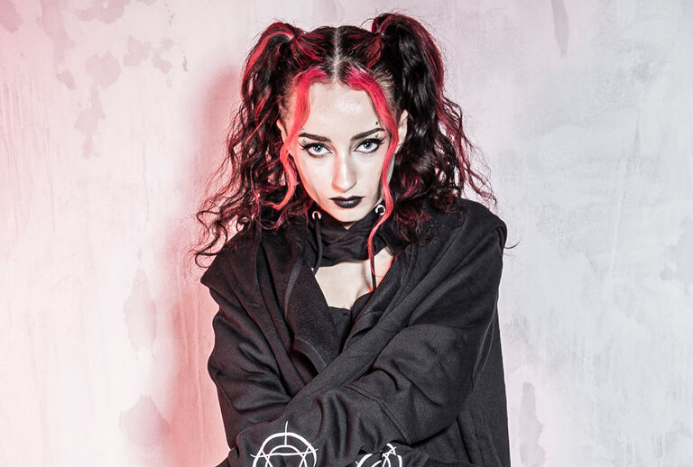 Gothic Women / Discover now!