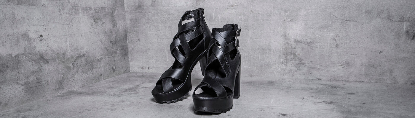 Complete your favourite look. / Discover shoes